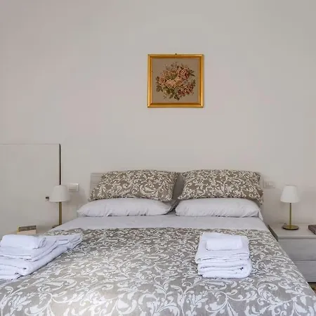 Apartment Nel Cuore Di + Wifi+aria Condizionata +netflix